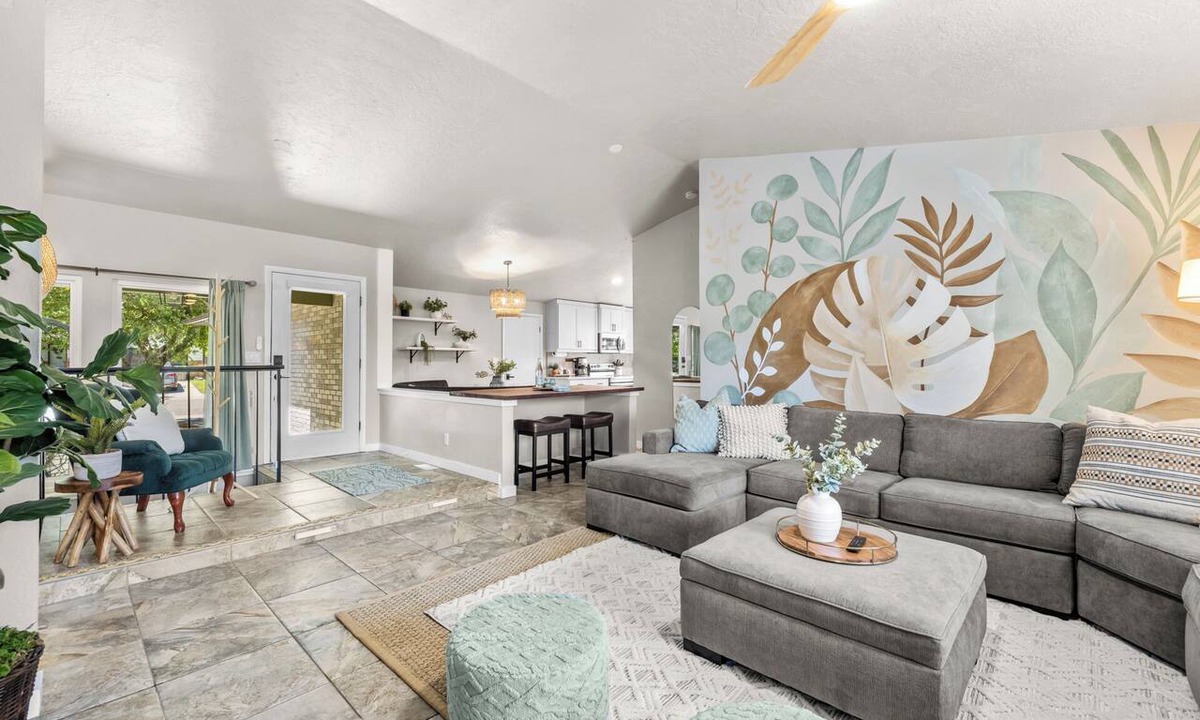 Southwest Ada County Alliance House | 6BR Boise Getaway - Arcade - Bumper Pool - Fire Pit - Sleeps 15+