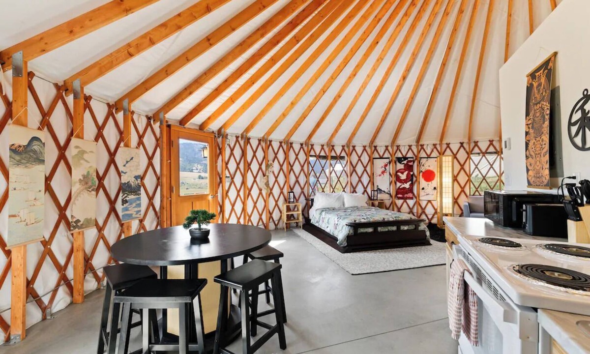 Lava Hot Springs RV Rental | 7 mins from Lava Hot Springs-Peaceful Japan Yurt