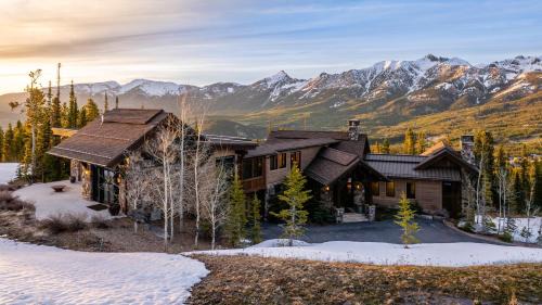 Big Sky House | 7 Renegade Rd home