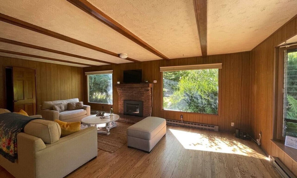 Hayden Lake House | 70s Charmer on Hayden Country Club