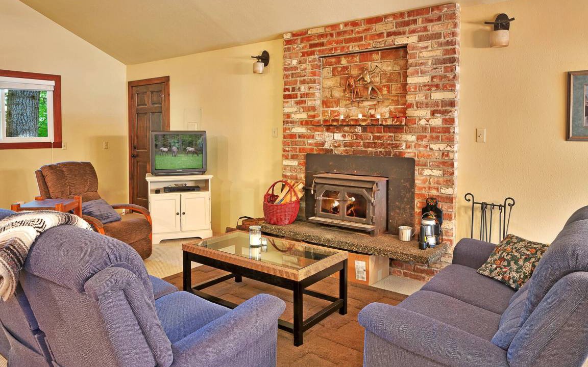 Enumclaw Villa | 74 m² Villa ∙ 2 bedrooms ∙ 8 guests