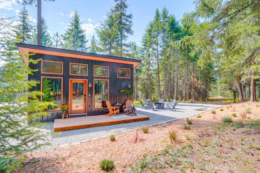 Athol Apartment | 8 Mi to Farragut State Park: Wooded Cabin Escape!