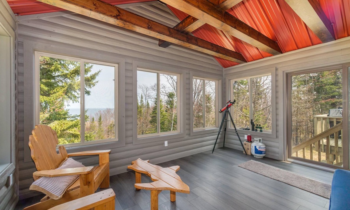 Newberry House | A beautiful getaway on the remote bluffs of Lake Superior