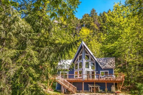 Hoodsport House | A-Frame Cabin Dock Access & Views BBQ