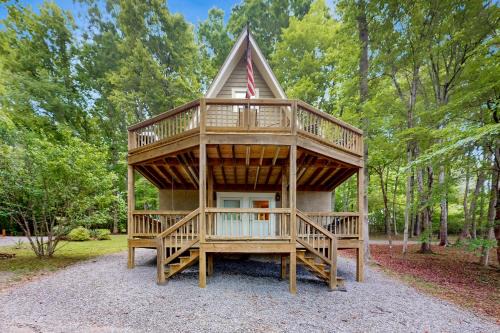 Flat Hollow Marina House | A Frame Cabin Sleeps 9 Pickleball Court Boat Slip