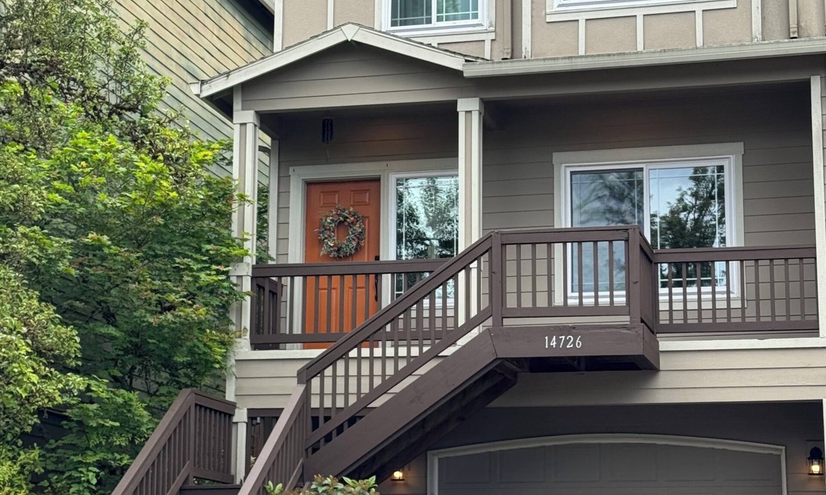Bull Mountain House | A House On Catalina 3-bedroom townhome in Tigard, OR w/AC, WiFi, patio & grill