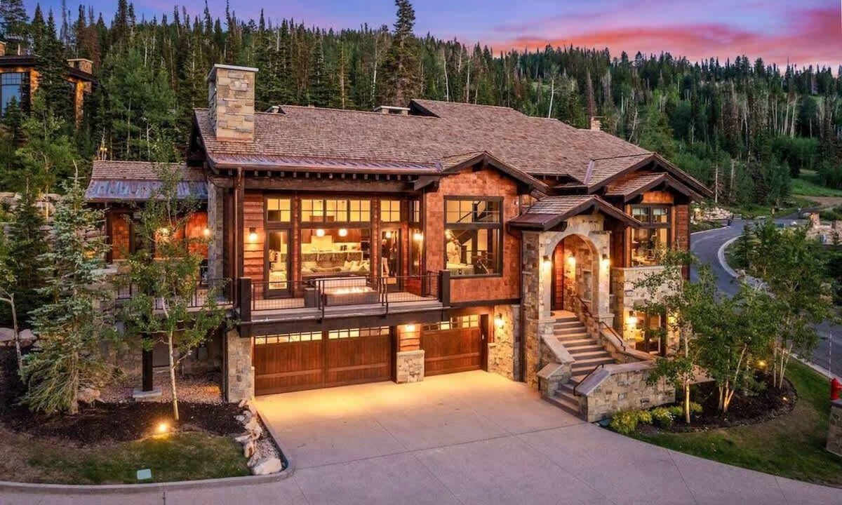 Empire Pass House | Abode on Ruby Run, ski-in/ski-out, hot tub, sauna, fire pit