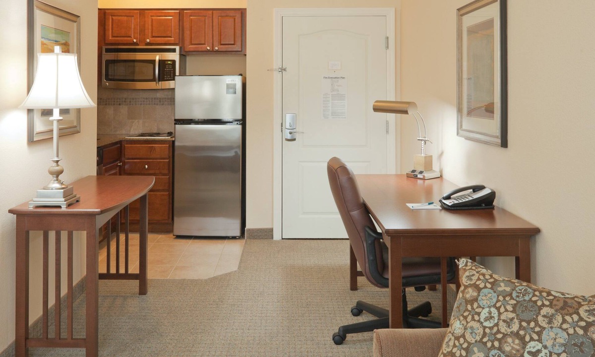 Lafayette Apartment | Accessible King Studio | Hearing-Assist Tub