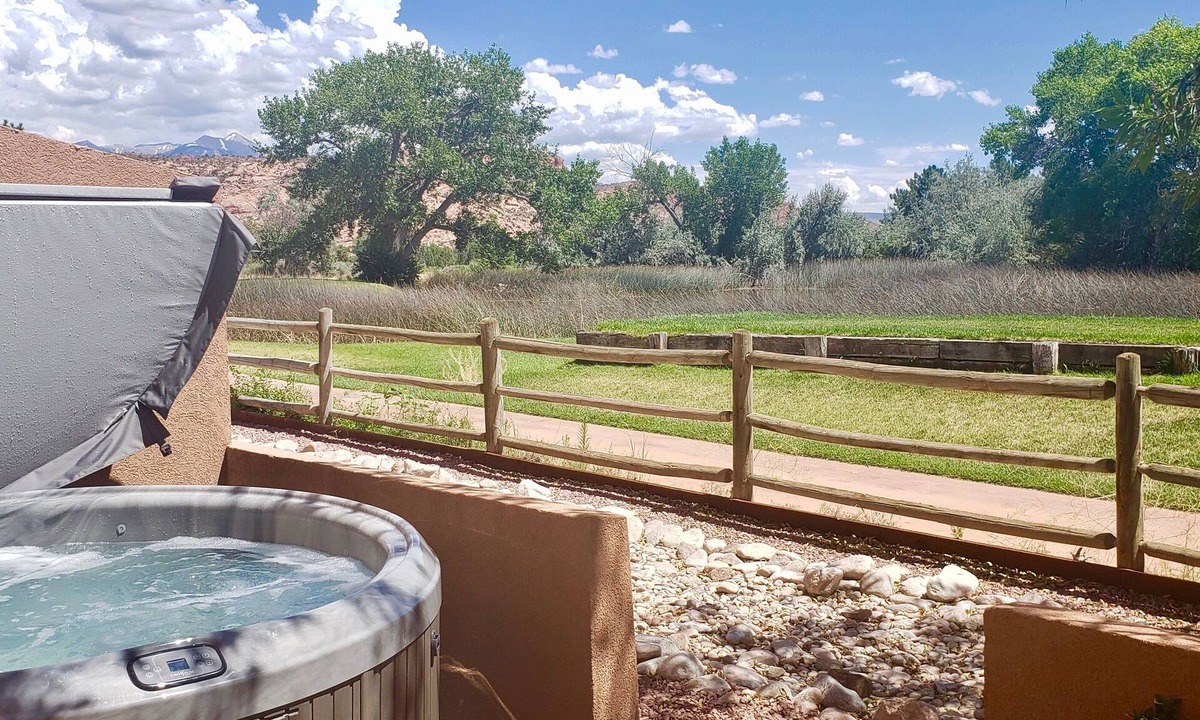 Moab South Valley House | Adobe Dreams ~ 3292, Private hot tub overlooks the golf course, pet friendly!
