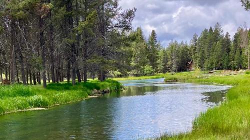 Oregon Water Wonderland House | Adventure Retreat in Sunriver