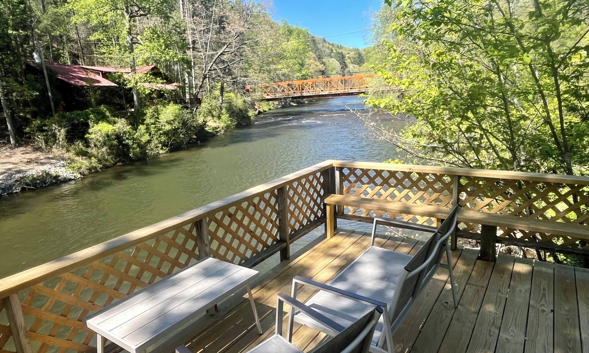 Blue Ridge Cabin | Affordable! Cozy Lower Level Retreat In The Aska Adventure Area & Toccoa River.
