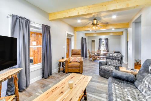 Seney House | All-Season Seney Home w/Private Yard & Fire Pit!