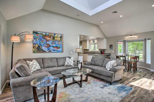Chewelah House | All-Seasons Chewelah Home: Fish, Golf & Ski!