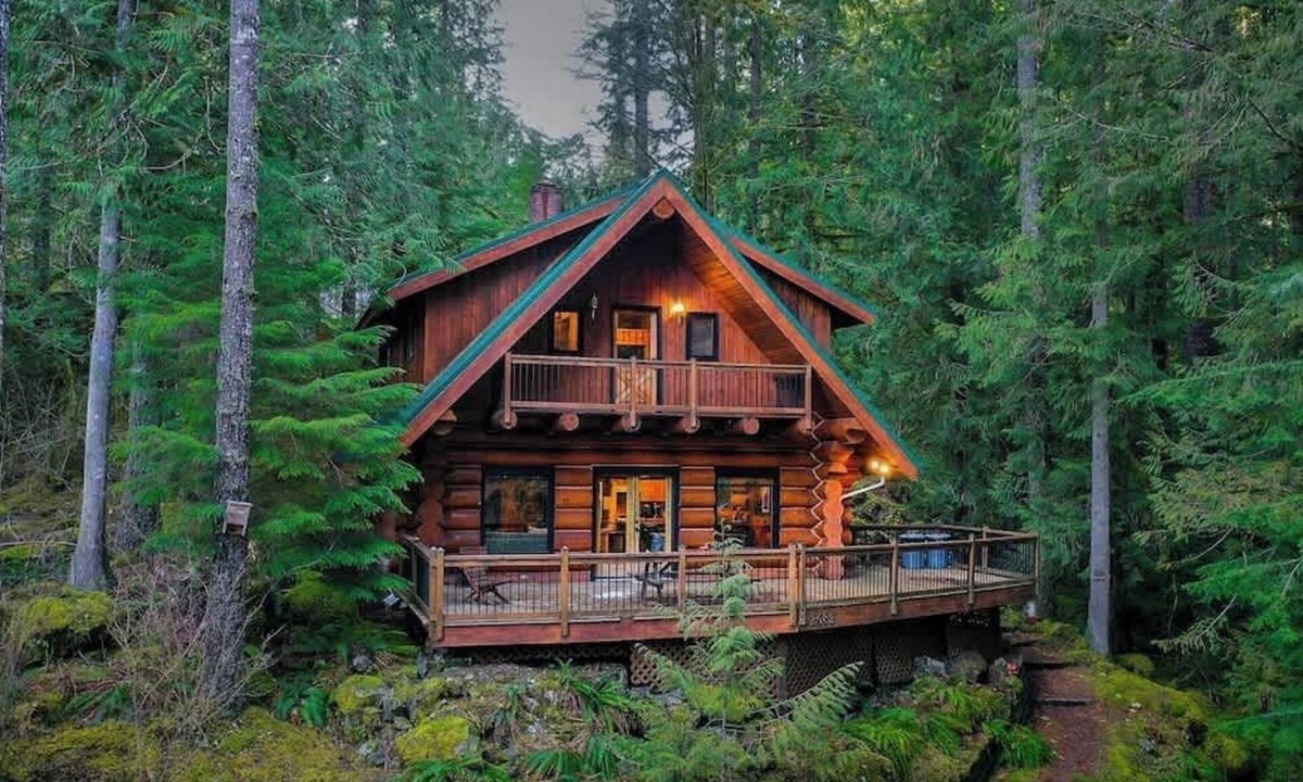 Glacier House | AlpenView | Hot Tub, Sauna, Pool + Mt. Views