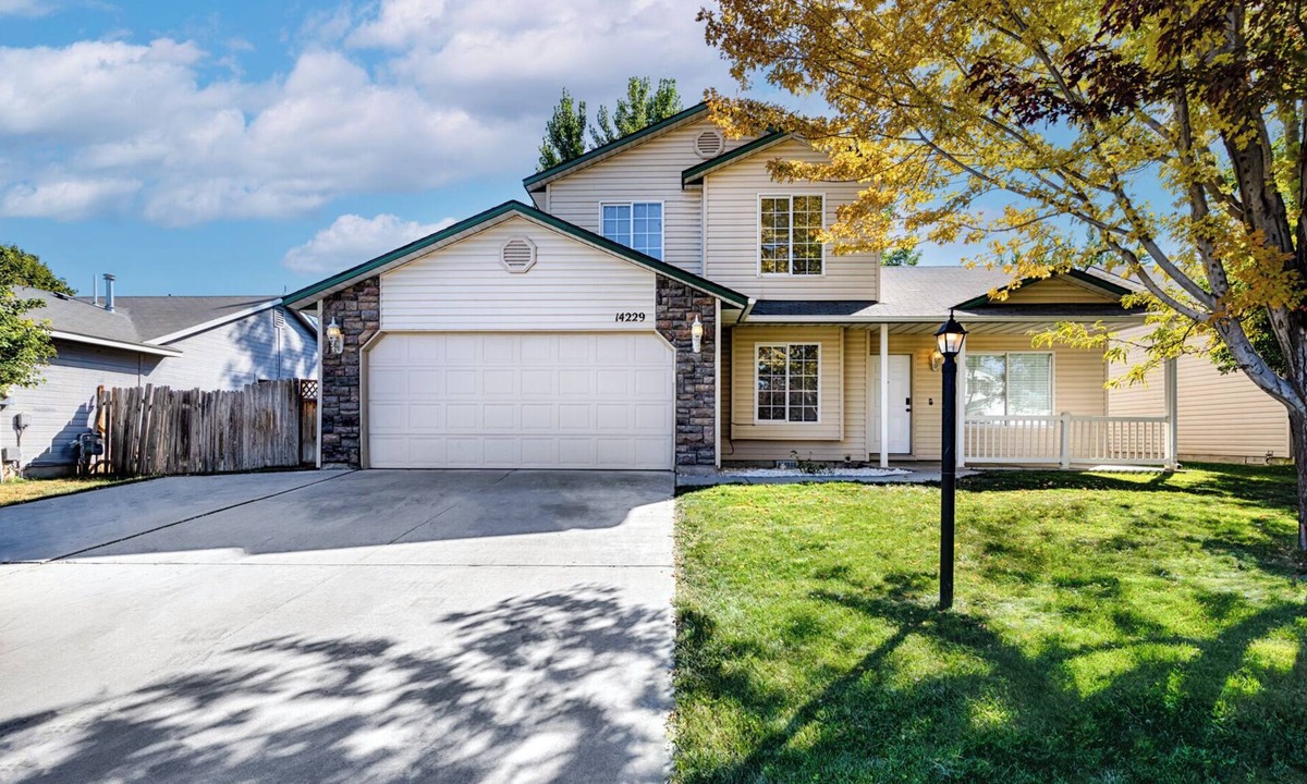 Caldwell House | Amazing 4 bedroom, home conveniently located near Snake River Valley Wineries!