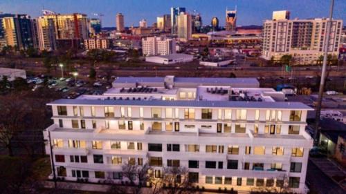 Edgehill House | Amazing Downtown Condo w Pool Free Parking 104