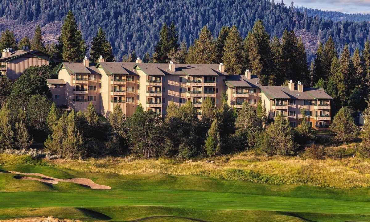 Klamath Falls Resort | Amazing golf, fishing, water sports !