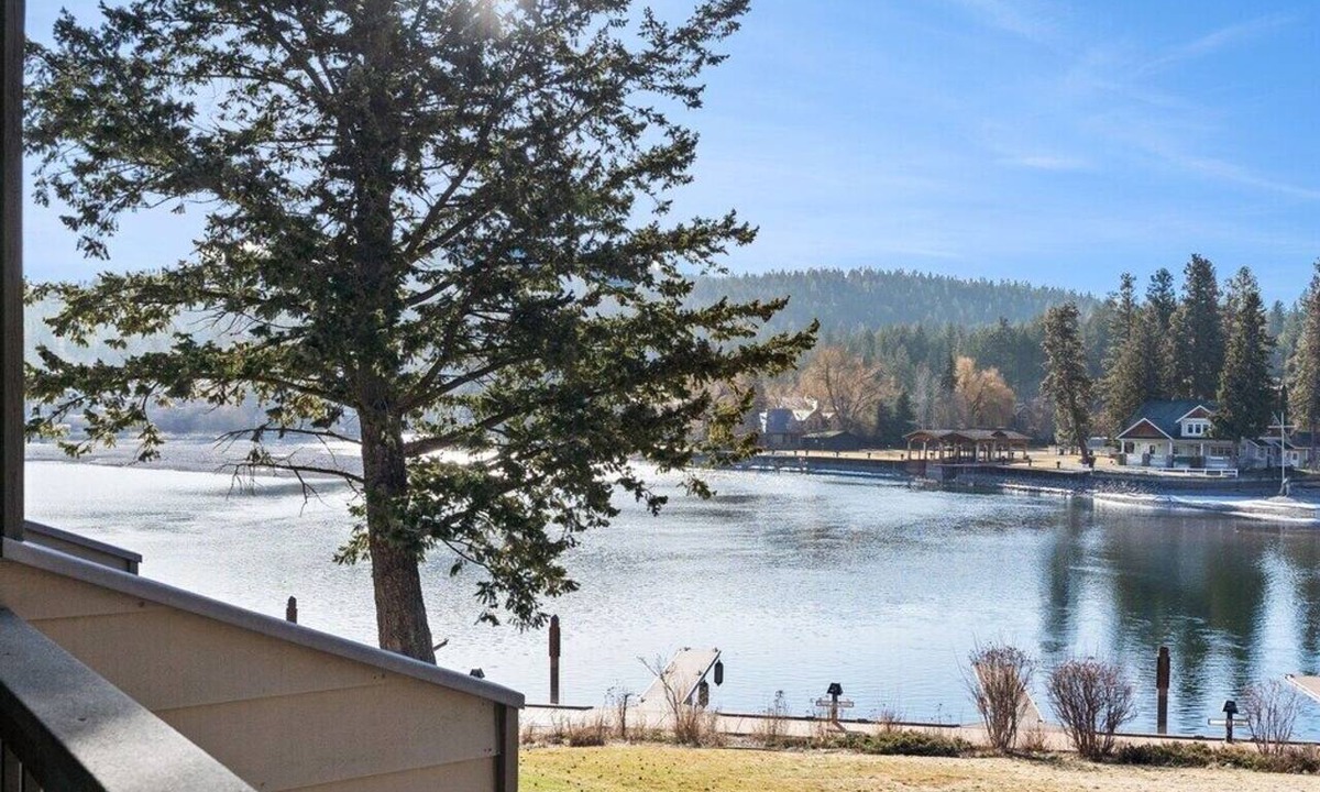 Bigfork Condo | Amazing WATERFRONT GETAWAY with Views of Gorgeous Flathead Lake