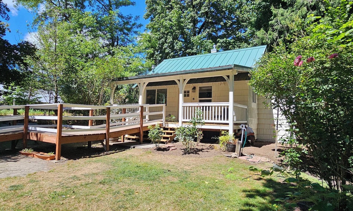 Marblemount Cabin | American Alps Cabin-Beach, Riverfront, EV charger, 2B/1Ba, North Cascade, Diablo