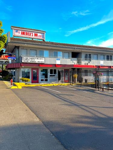 Westminster Triangle Hotel | Americas Inn & Suite