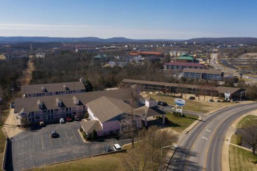 Branson Hotel | Angel Inn - Central