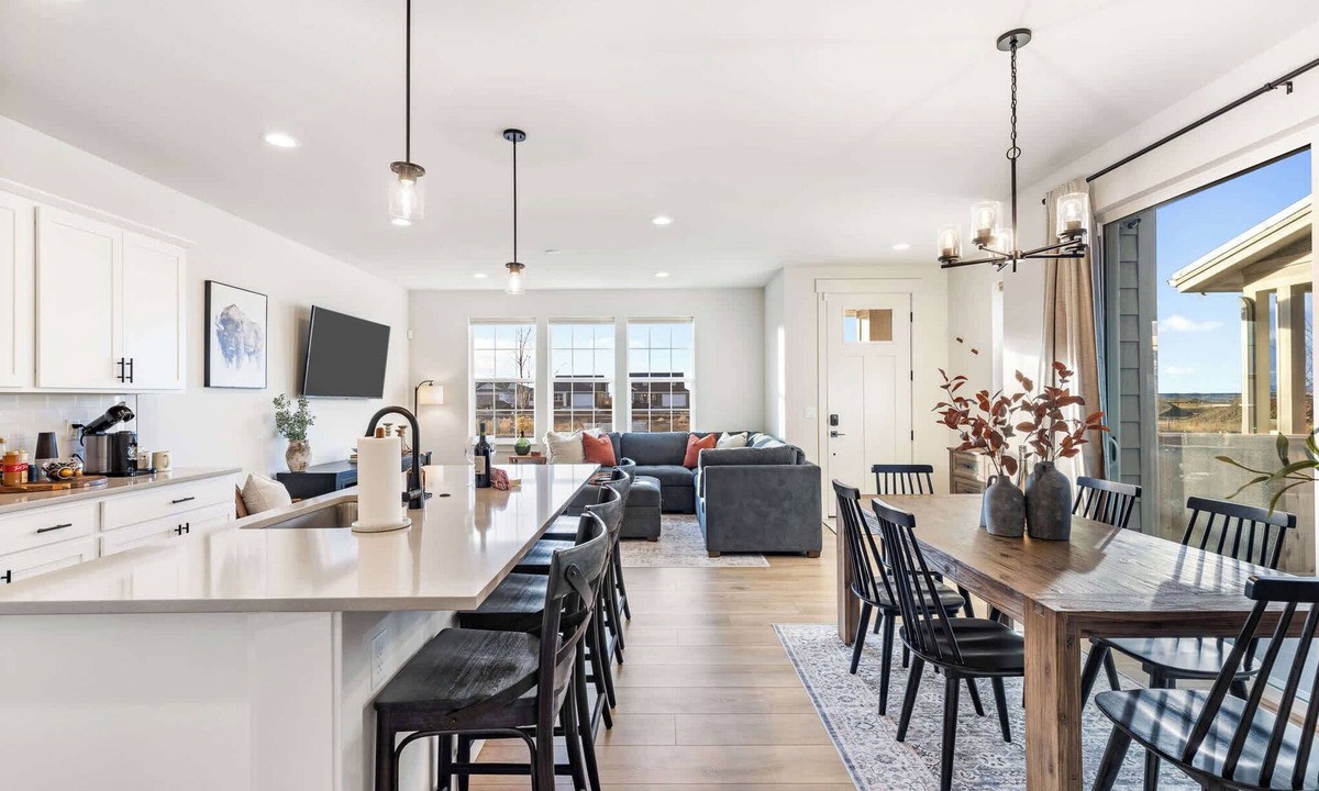 Bozeman House | Antler's Peak | Bridger Views & Close to Airport