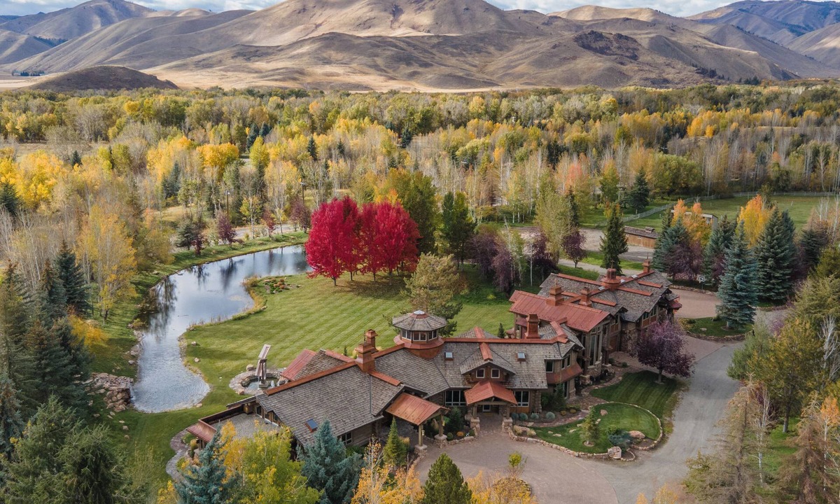 Hailey House | Après Lodge - The Ultimate Gathering Place for Family & Friends