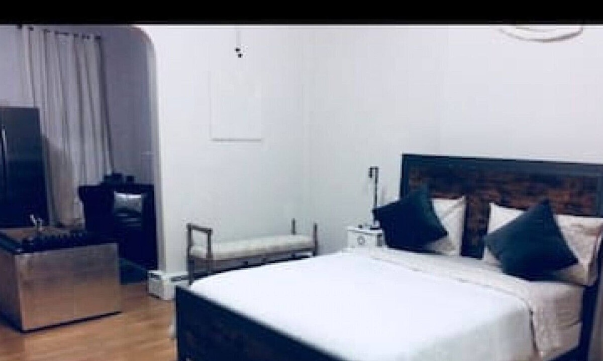 CUF Apartment | Apt #1 · Clean and Large loft apt near UC and OTR