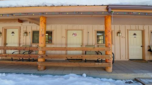 Red River House | Arrowhead 02