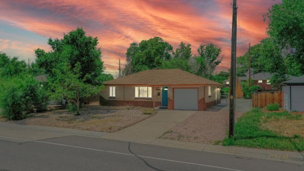 Arvada Plaza Area House | Arvada 2 King Bed, Updated Private Light Rail Yard