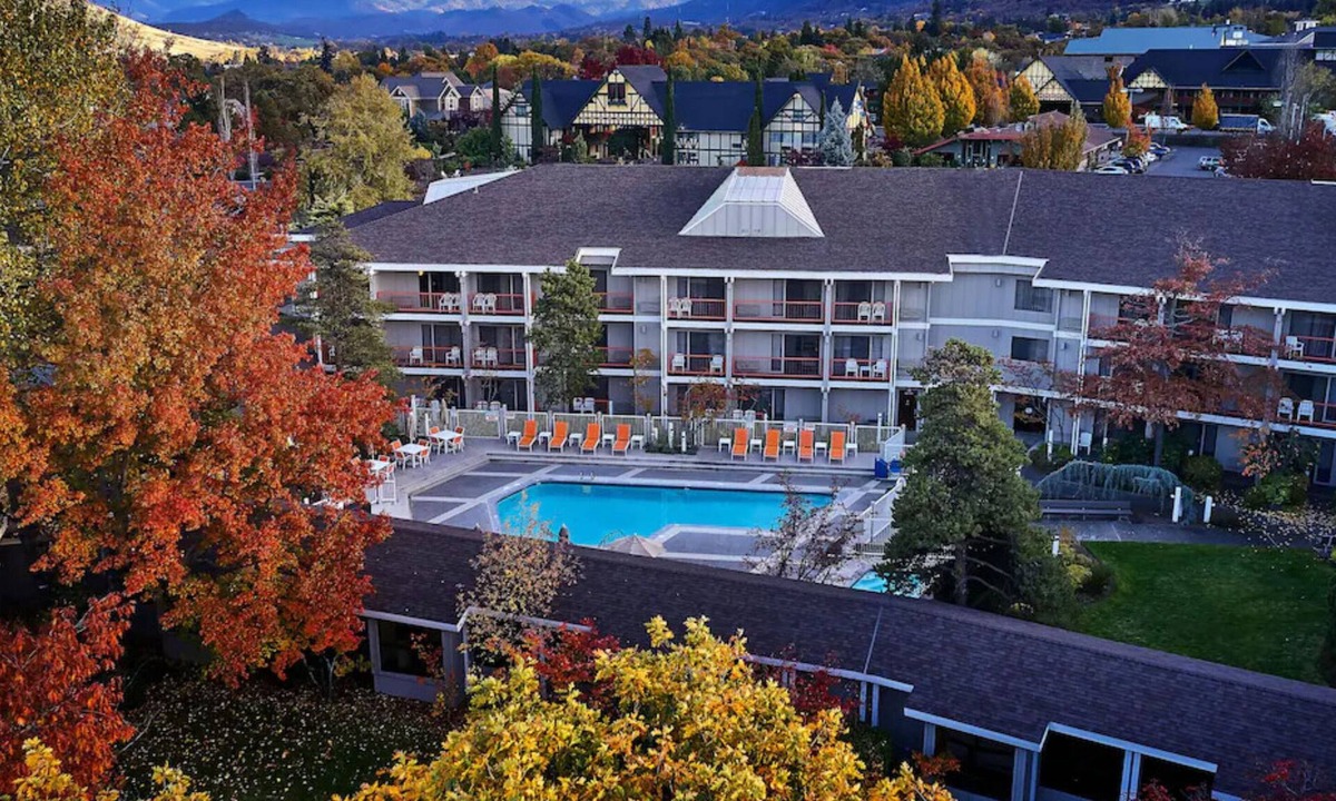 Ashland Hotel | Ashland Airport King studio w/Gym, pool
