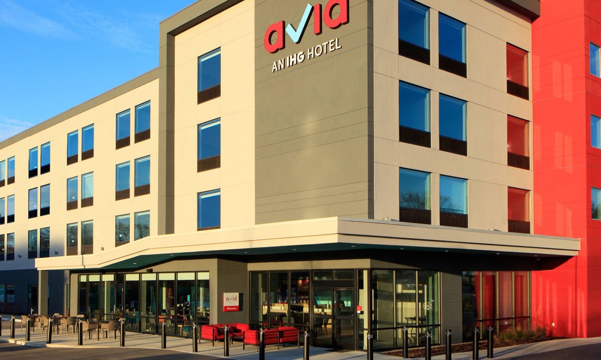 Cedar Rapids - Iowa City Hotel | avid hotel Cedar Rapids South - Arpt Area by IHG