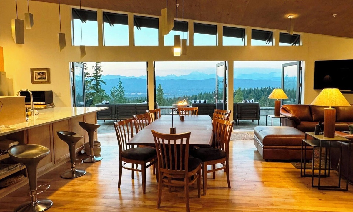 Sky Meadows Ranch Cabin | Award-Winning Modern Mountain Home · Big Stuart Range Views · EV · Love Dogs