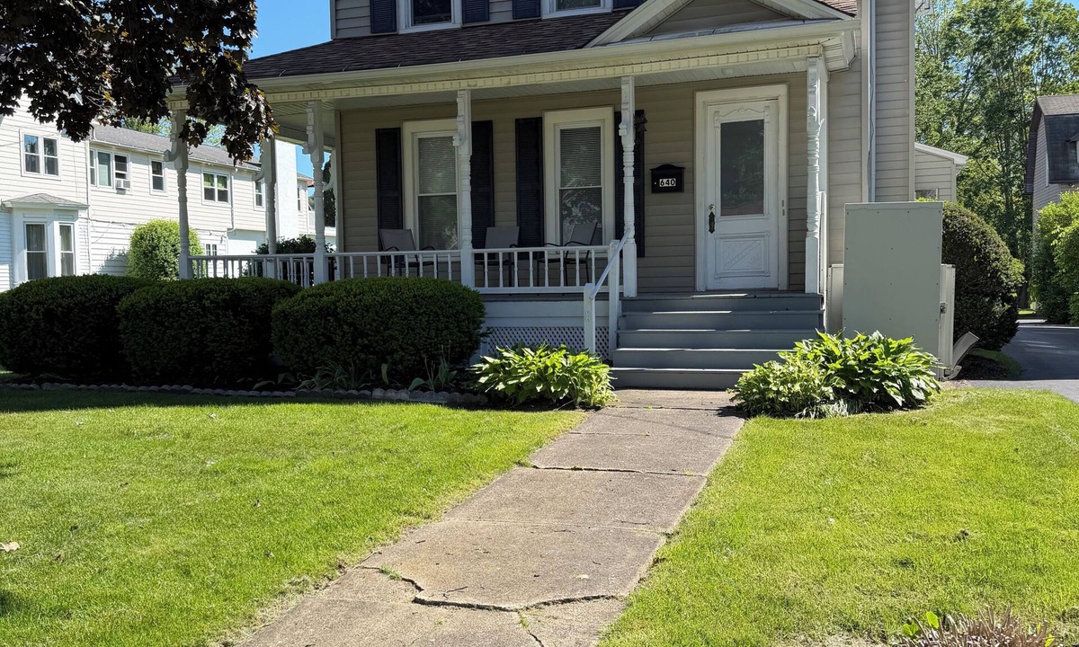 Olean House | Awesome 5-bedroom house with AC in charming Olean
