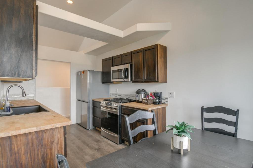 Idaho Falls Apartment | Balcony & Stunning Views: Airy Apt in Idaho Falls