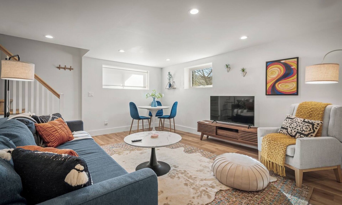 Whittier Heights Apartment | Ballard Private Suite: Near Transit & Local Eats