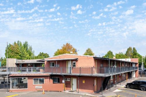 Hollywood District Hotel | Banfield Studios By OYO Portland OR