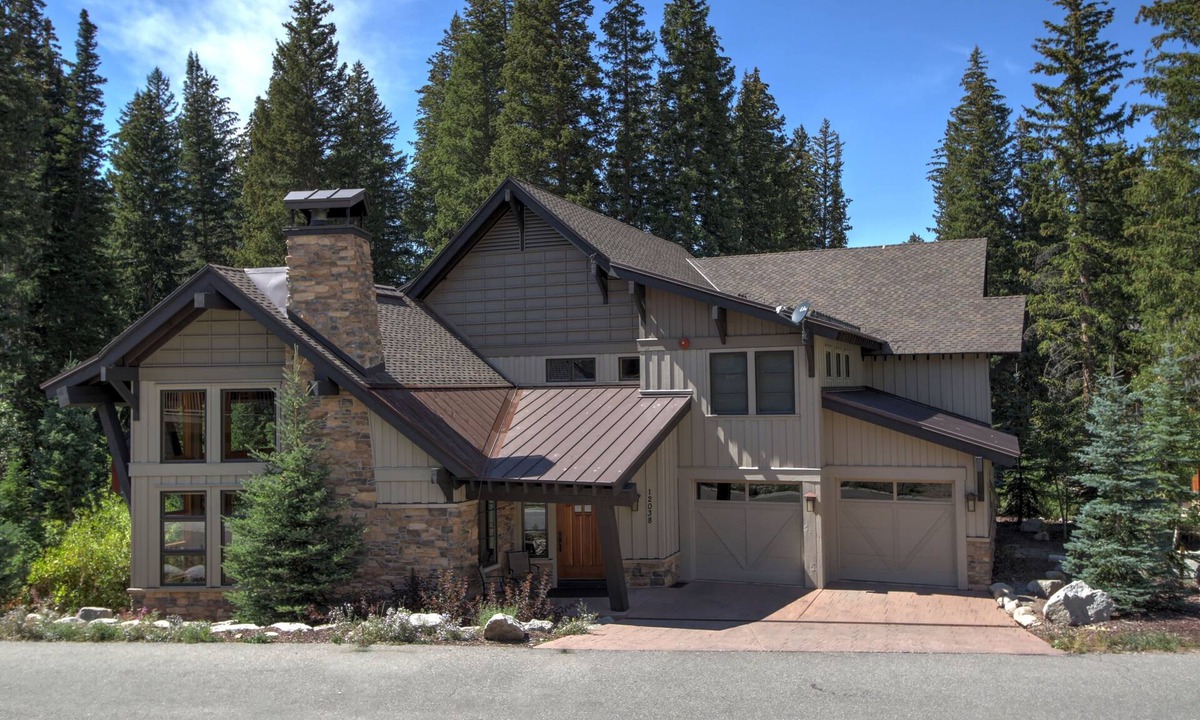 Salt Lake Mountain Resorts House | Basecamp by Cottonwood Lodging
