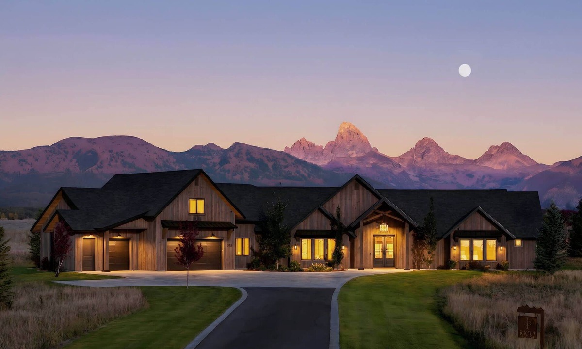 Clawson House | Basecamp Stays: Lux Retreat, Teton Views, 3 Acres!