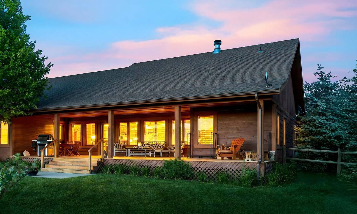 Victor House | Basecamp Stays: Upscale Retreat, Hot Tub, Mtn View