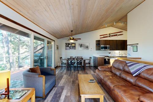 Whitefish Apartment | Bay Point Hillside 15D