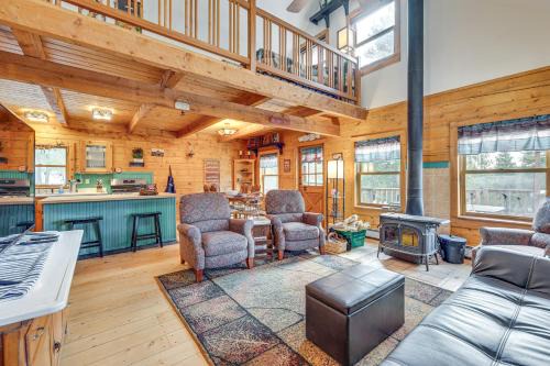 Black Hawk House | BBQs, Hikes & Fireside Nights: Cabin in Black Hawk