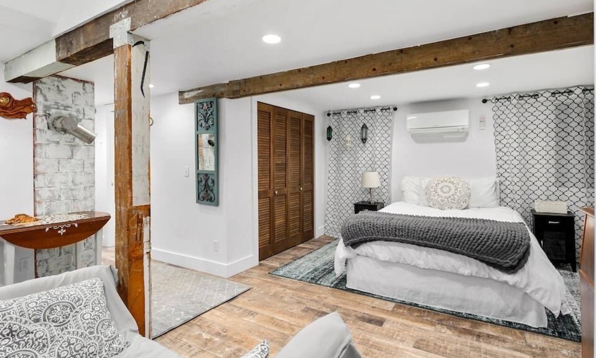 Whittier Heights House | BD - Ballard Basement Ballard's vintage Moroccan-inspired Basement Stdio - 143796