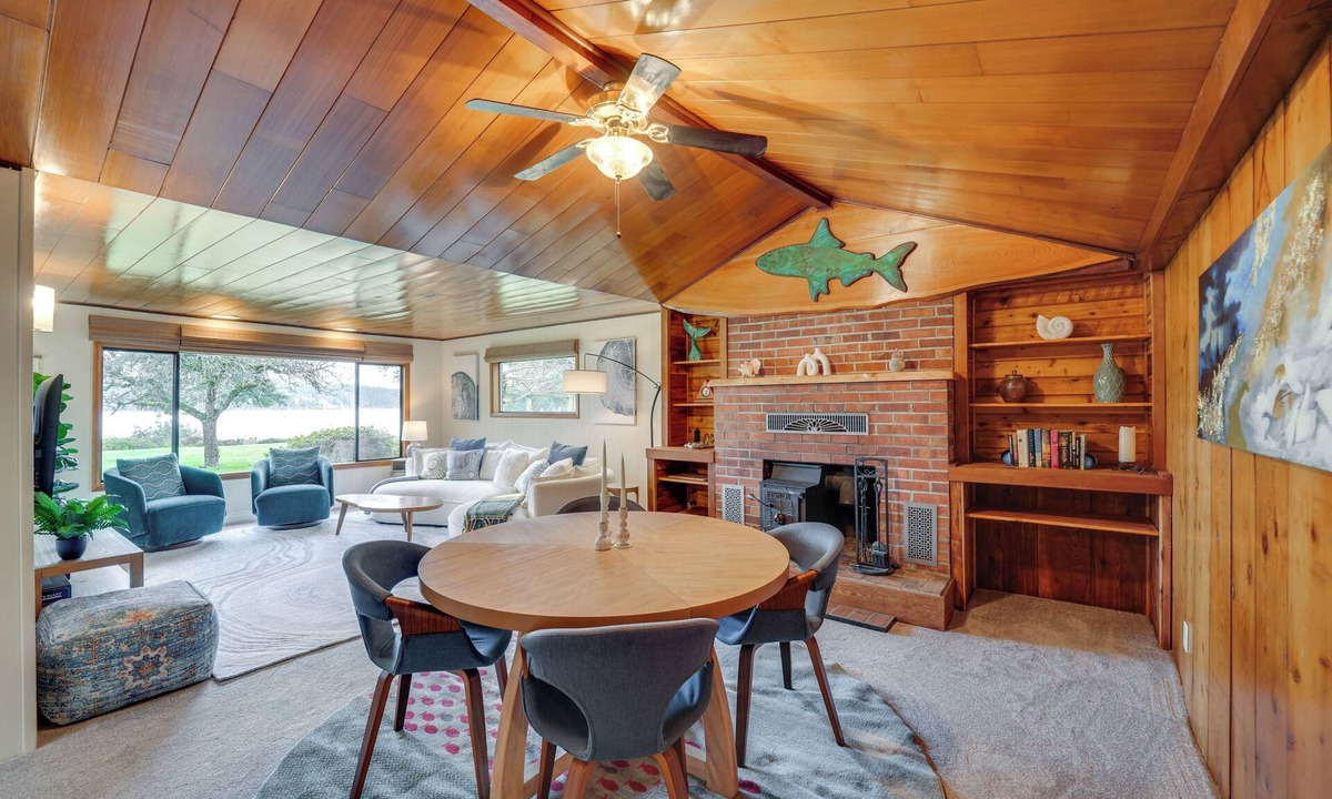 Greenbank House | Beach & Bay Access! 5-Acre Whidbey Island Retreat