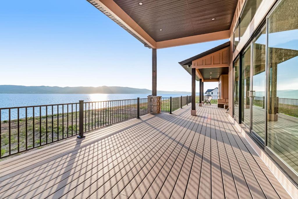 Laketown House | Beach Front Haven