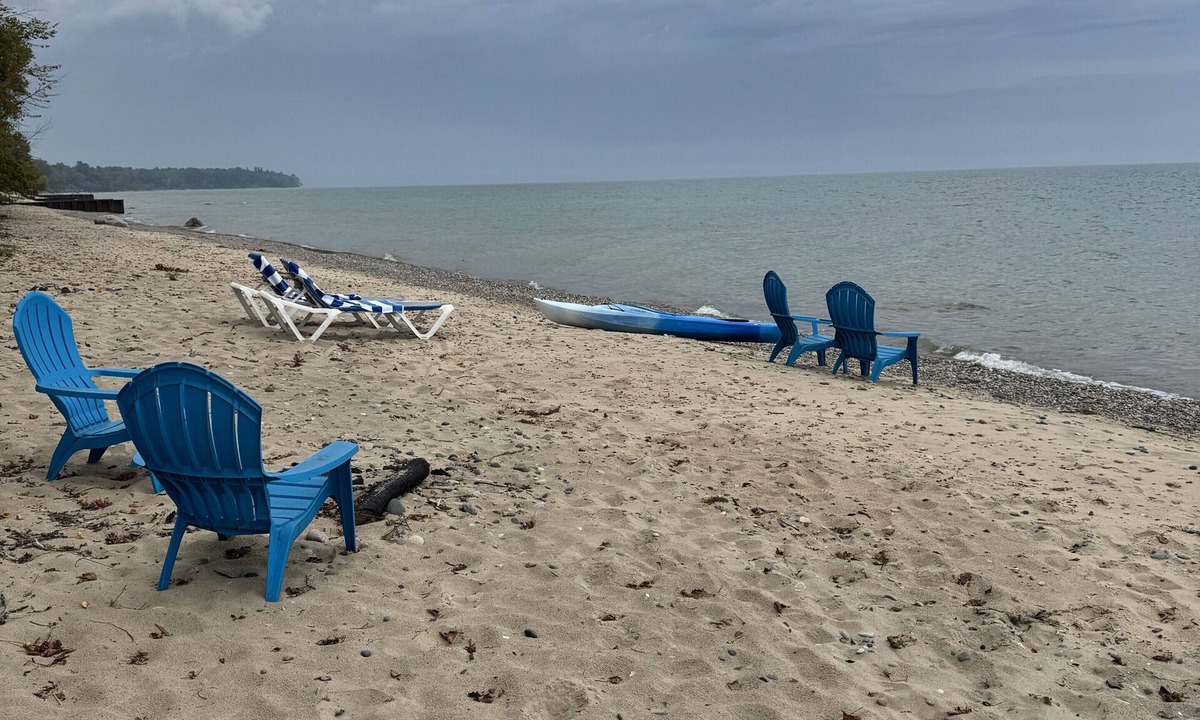 Lexington Cabin | Beachfront cottage #4 in Lexington with AC, shared Hot Tub & Pool on Lake Huron