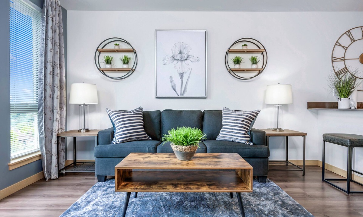 North Beacon Hill Apartment | Beacon Hill 1BR - Balcony + Rooftop Views - Link Rail - Monthly Stays