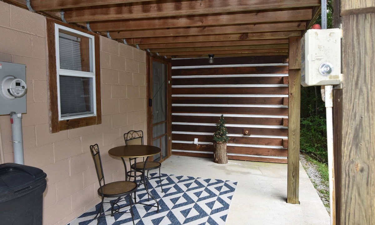 Woodbine Cabin | Bear Den | Full Kitchen Cabin Near Laurel River Lake & Cumberland Falls