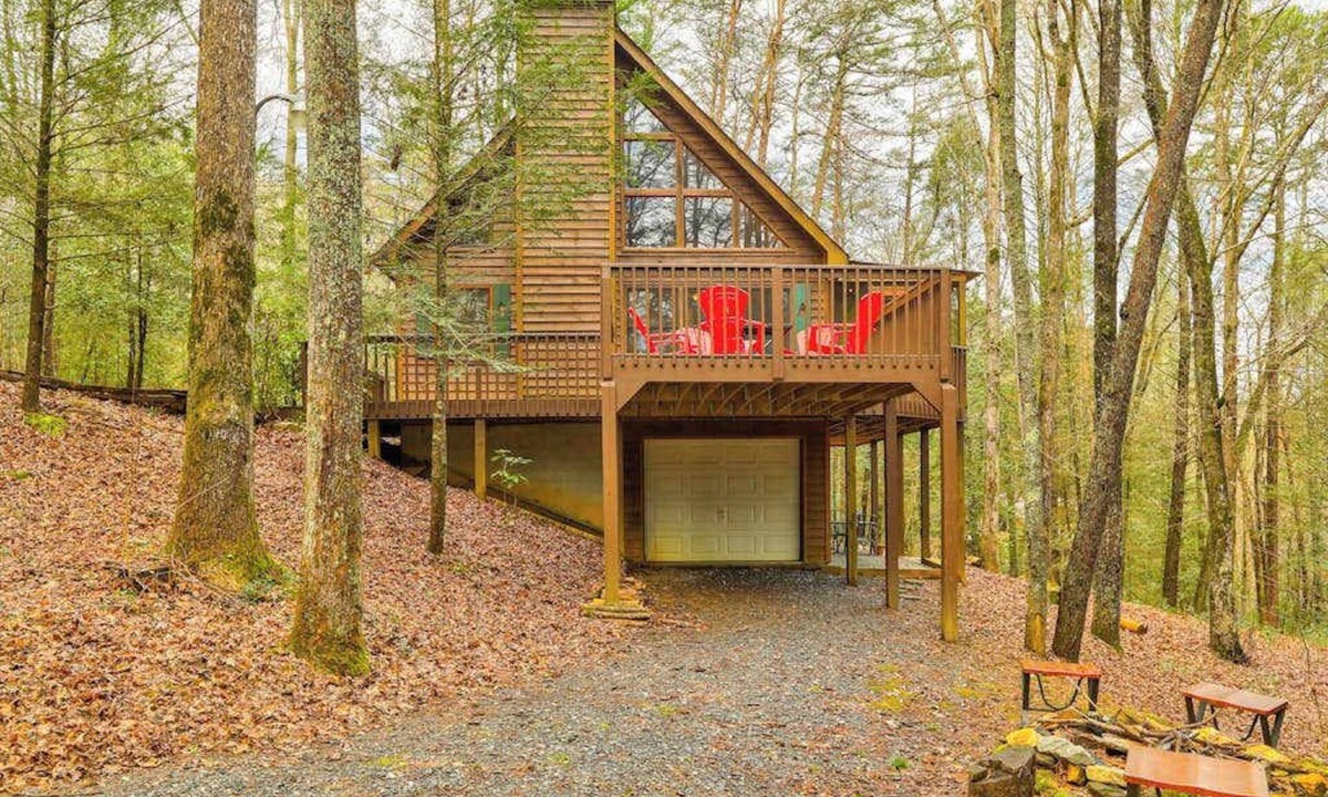 Cashes Valley Cabin | Bear in the Woods Stay