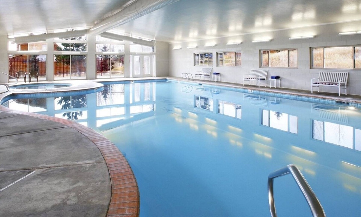 Harbor Village Resort | Bear Lake | Cozy Lake Retreat | Pool + Lake | 2BR Queen